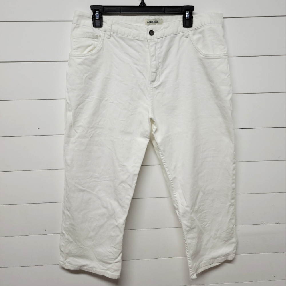 Women's Cherokee White Capri Pant